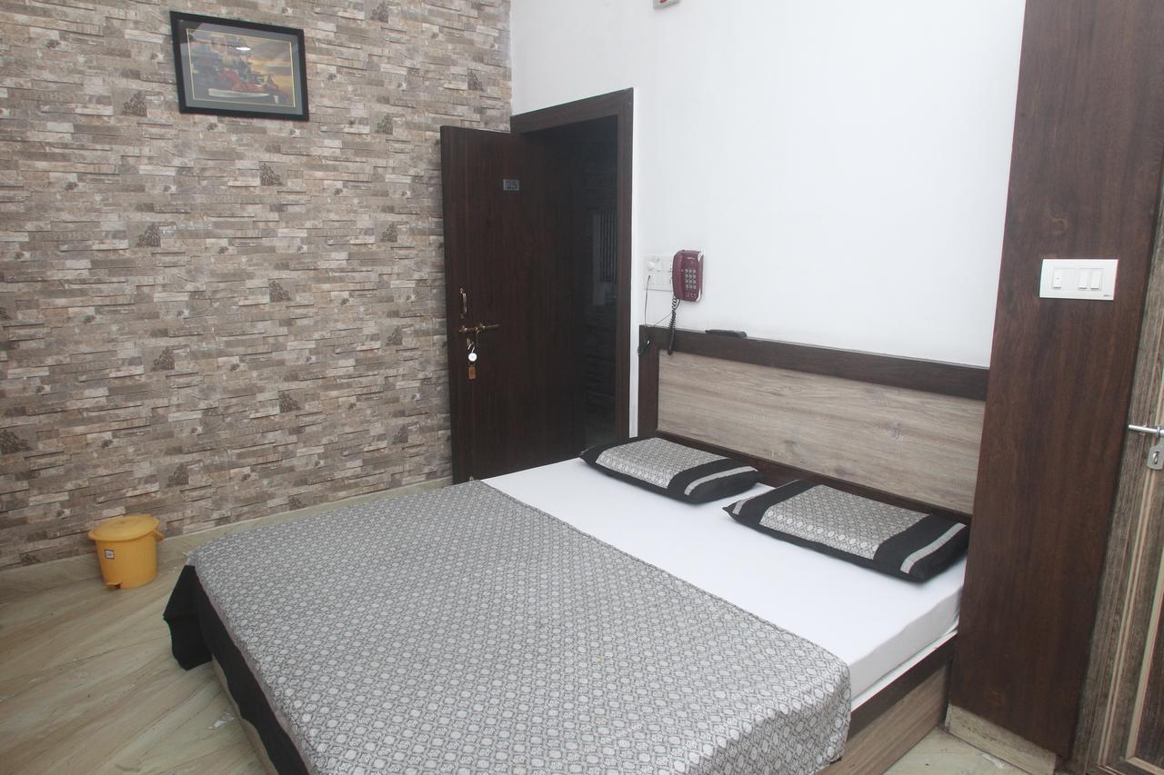 Alakhnanda Guest House Varanasi Eksteriør billede